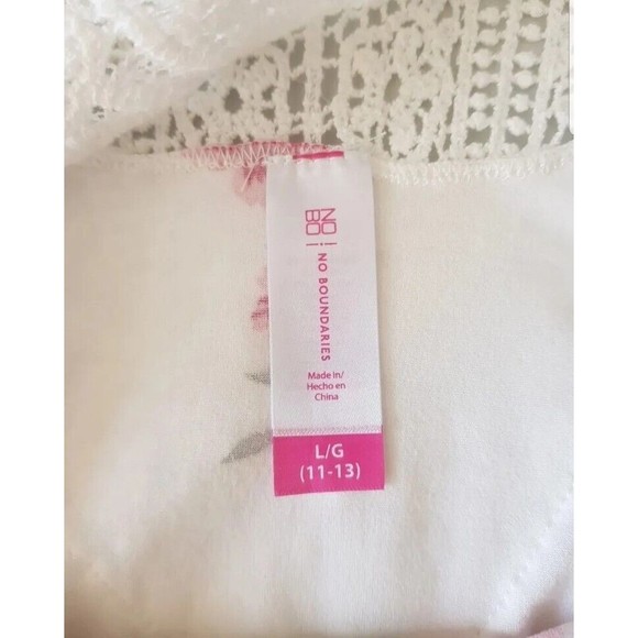 No Boundaries Blouse Size Large Size 11-13 Floral Short Sleeve Crochet Cut Out - Picture 8 of 12